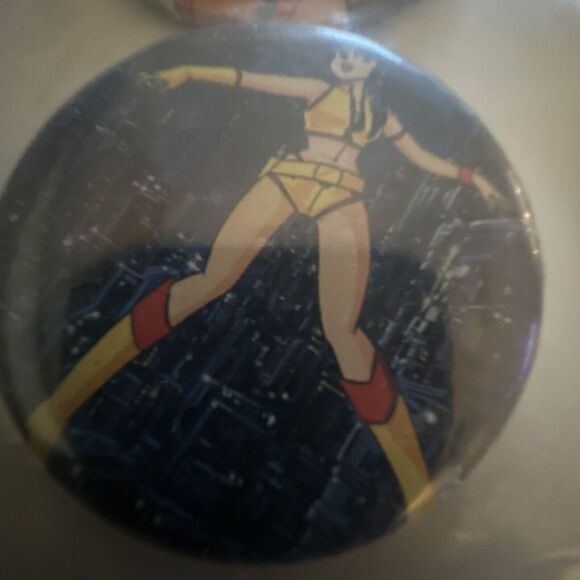 4 RARE Dirty Pair Kei & Yuri Big size Can Badge Pins JAPAN ANIME - Picture 5 of 7